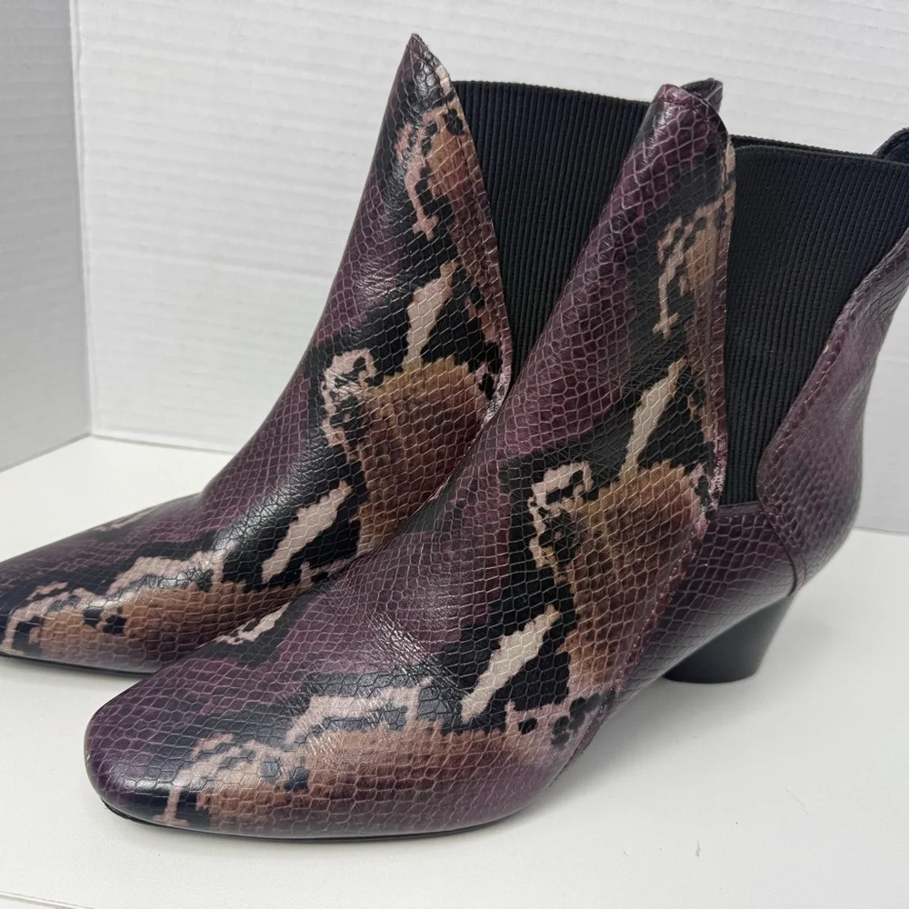 Donald J. Pliner Austen Snake-Embossed Leather Pointed Toe Chelsea Ankle boots